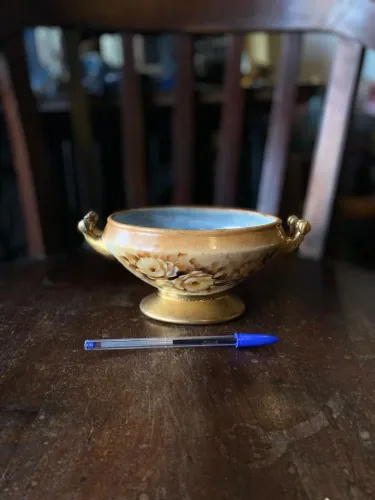 pequeno centro de mesa em porcelana pintado à mão (ref:299)