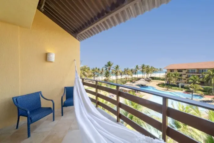 Alugo semana no Beach Park Suites Resort, para 2 adultos e uma criança, olhe a descrição