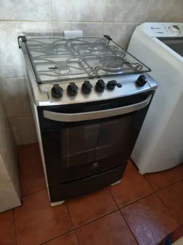 Fogão Electrolux 4 bocas com mesa de inox