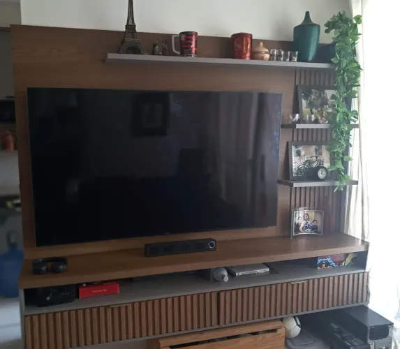 Rack suspenso tv 65"