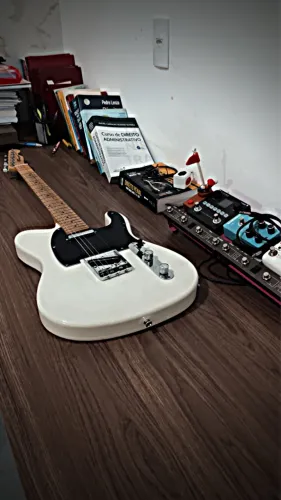 Vendo pedais e guitarra aceito troca em notebook 
