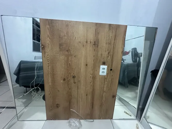 Painel espelhado + rack 