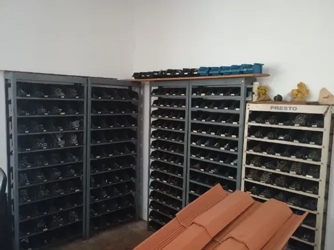 Estantes para parafusos