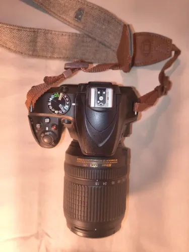 Camera Nikon D3400 17600 Cliques + 2 lentes - 17-55mm e 70-300mm