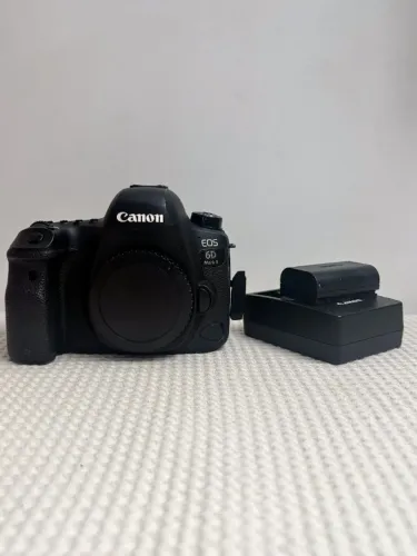 Canon EOS 6D Mark II - Excelente Estado e Pronta para Trabalhar
