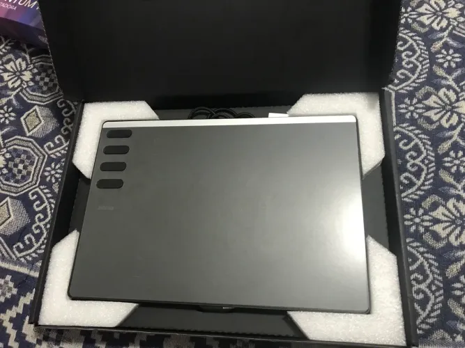 [Apenas para Ilustradores/animadores]MESA DIGITALIZADORA ZINNIA MOMENTUM MT100(SEMINOVO)