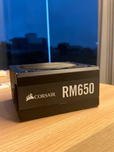 Fonte Corsair RM650 