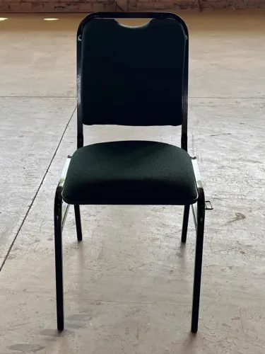 Cadeiras empilháveis de Auditório 