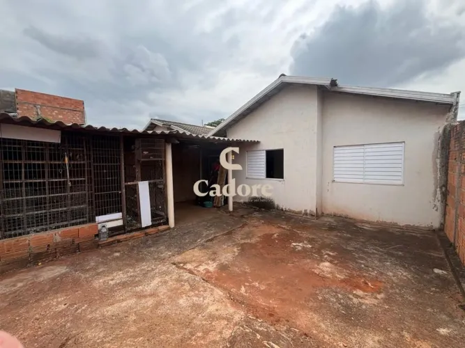 Casa à venda no Residencial Pequis com 2/4