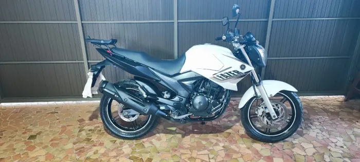 Yamaha YS 250 Fazer/ Fazer L. Edition /blueflex 2015
