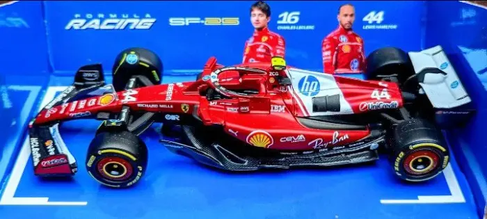 Miniatura Formula 1 Ferrari SF-25 2025 Lewis Hamilton #44