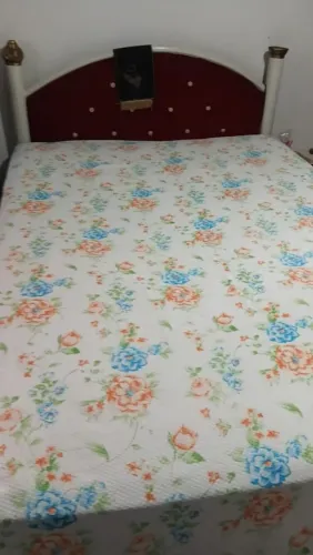 Cama de casal tubular reforçado com colchão