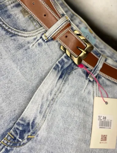 Short jeans