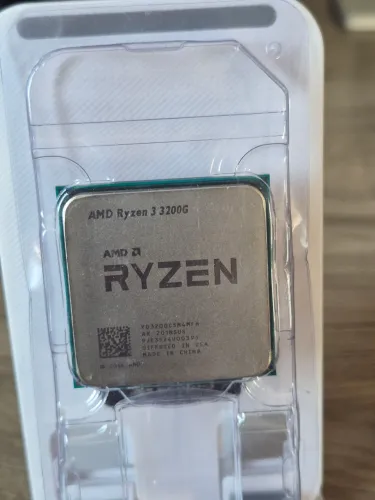 Processador AMD Ryzen 3 3200g 3,6 GHz OEM