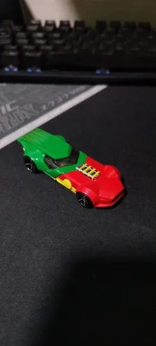 Carrinho Hotwheels Robin