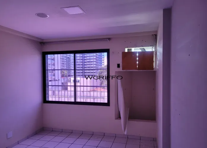 Sala comercial na Av Champagnat, Praia da Costa.