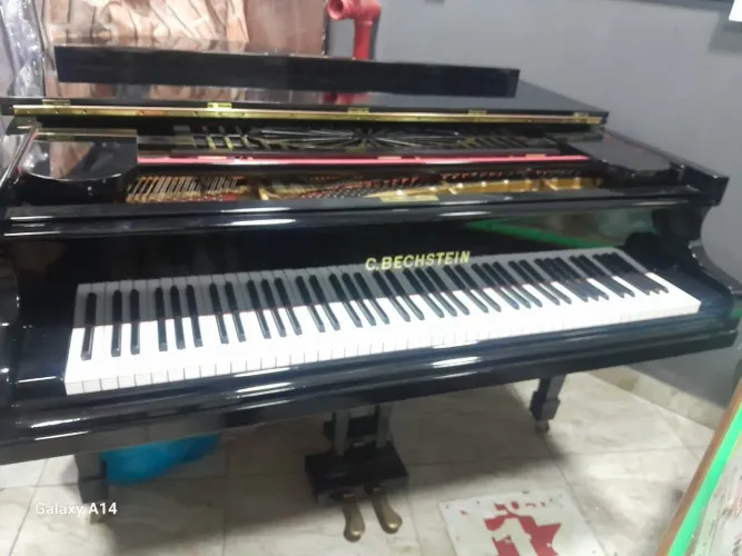 Pianos