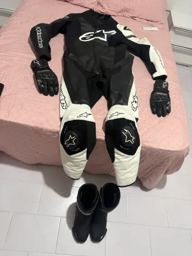 Kit macacão bota luva capacete completo 