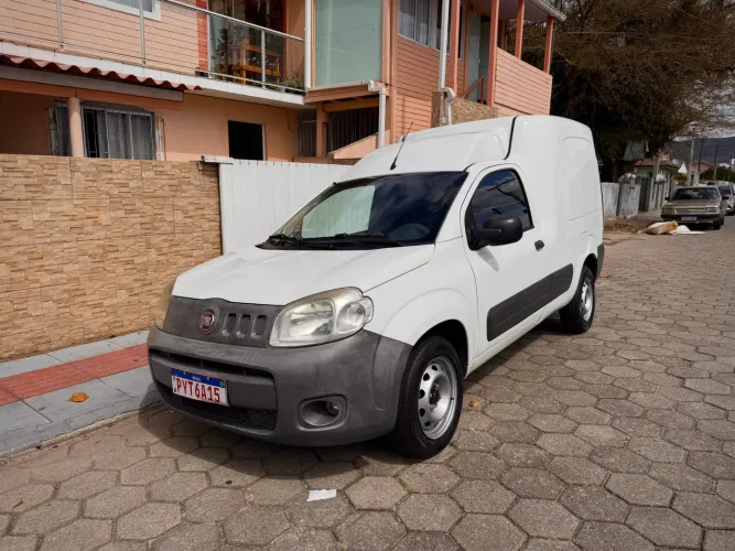 Fiat Fiorino Furgão Work. Hard 1.4 Flex 8V 2P 2017