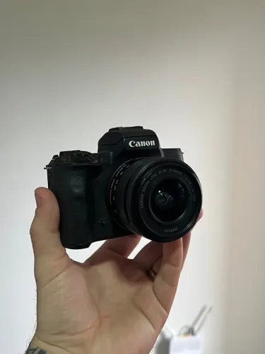 Canon M50 lente 15-45mm (leia)