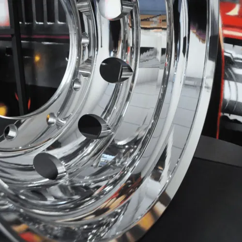 Roda de Alumínio Caminhão Aro 22,5 x 8,25 Alto Brilho Borda Larga