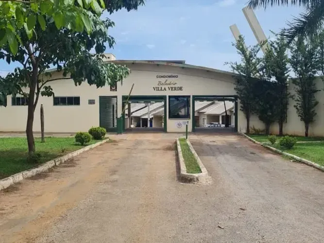 Condomínio Villa Verde Seu Refúgio no Setor Balneário Meia Ponte!