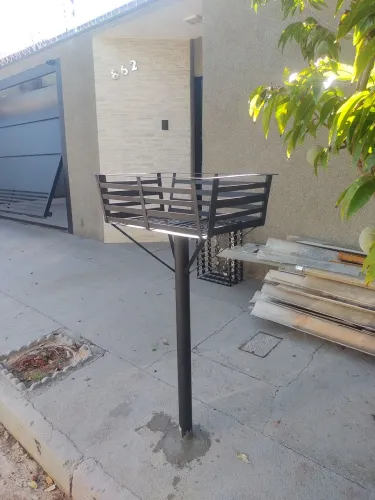 lixeiras ja instalada