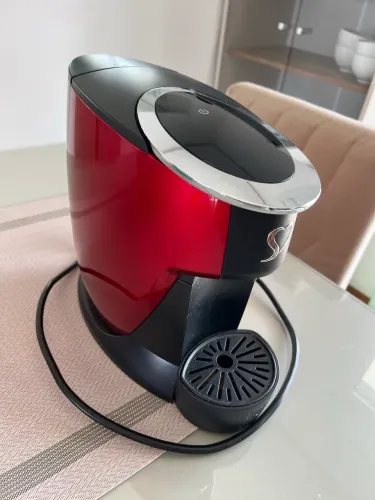 Cafeteira 3 corações Touch Vermelha 110v