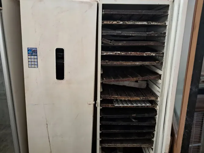 02 Forno de padaria e armarios