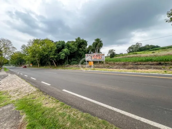Terreno à venda em Dois Irmãos, Centro, com 25102 m²
