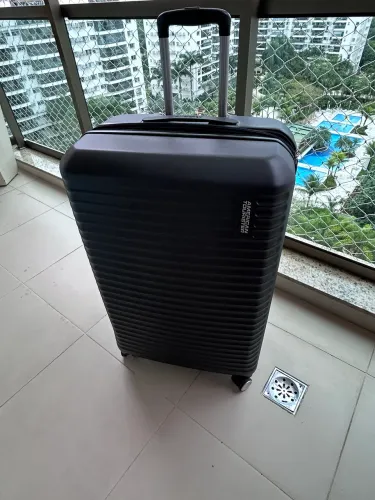 Mala grande American Tourister preta nova