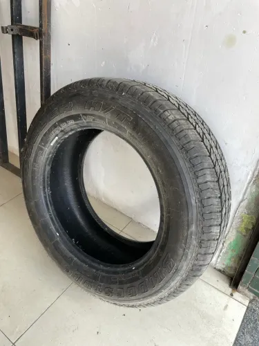 Pneu Aro18 bridgestone