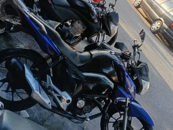 Vendo Titan 160 só não passa pro naime