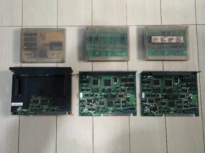Placas e cartuchos MVS com defeito, no estado