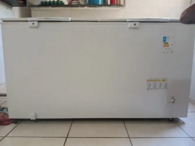 Vendo freezer novo 