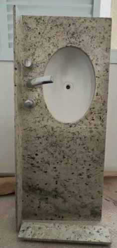 Granito com Cuba para banheiro medindo 1,15x 0,49m