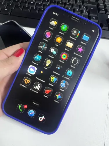 iPhone 11 - 68Gb