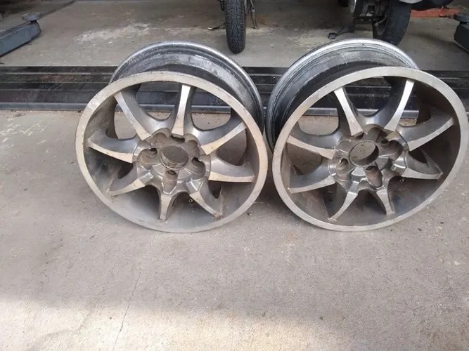 Rodas Escort ( 2 rodas liga leve )