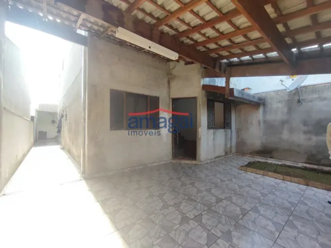 Sobrado com obra parada