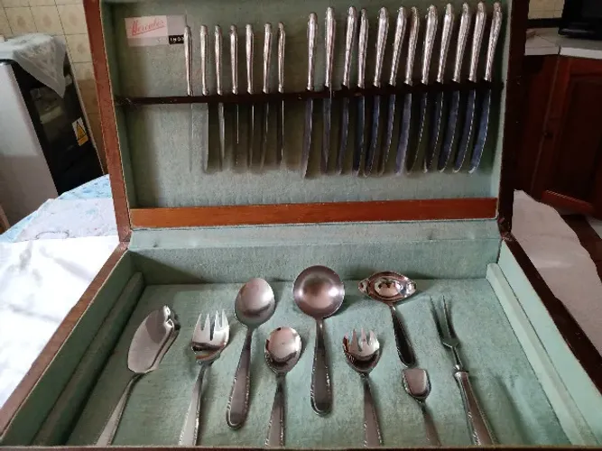 Faqueiro Inox - 123 peças - Marca Hercules - em ótimo estado