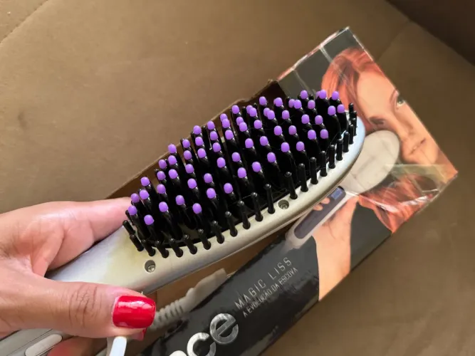 Escova alisadora cadence