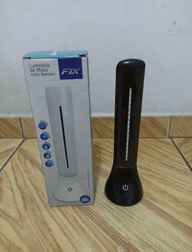 Luminária de mesa com sensor