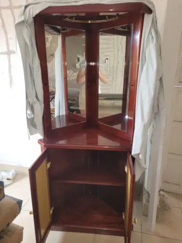 Cristaleira / Armário de canto com espelho para decoração