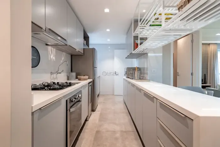 APARTAMENTO com 3 dormitórios à venda com 156m² por R$ 1.300.000,00 no bairro Centro - CUR
