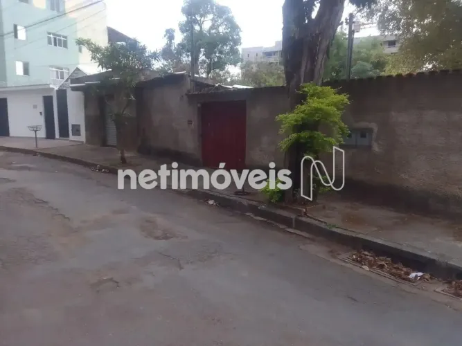 Lote de esquina com 300 m²; à Venda no Liberdade Belo Horizonte