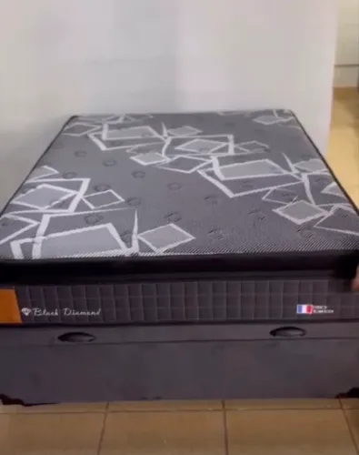 Cama box baú