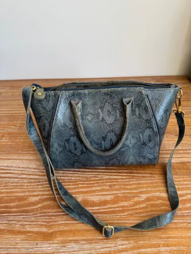 Bolsa azul de couro