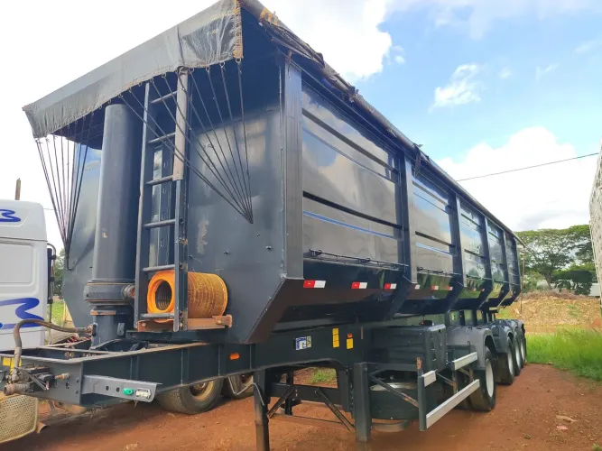 Carreta caçamba librelato quarto eixo