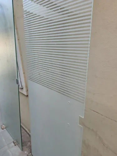 Portas vidro ,sem ferragens so vendo sem instalação sem entrega apenas retira