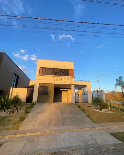 Casa no Jardins Capri, 3 suítes + escritório, lote de  314 m²